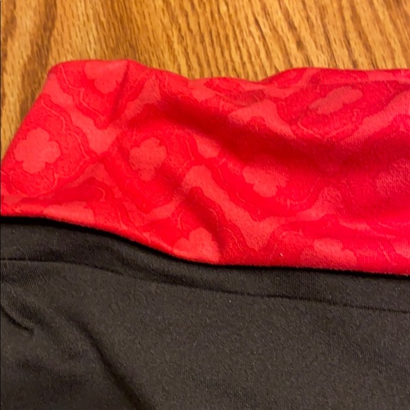 Black crop active wear - Picture 2 of 3